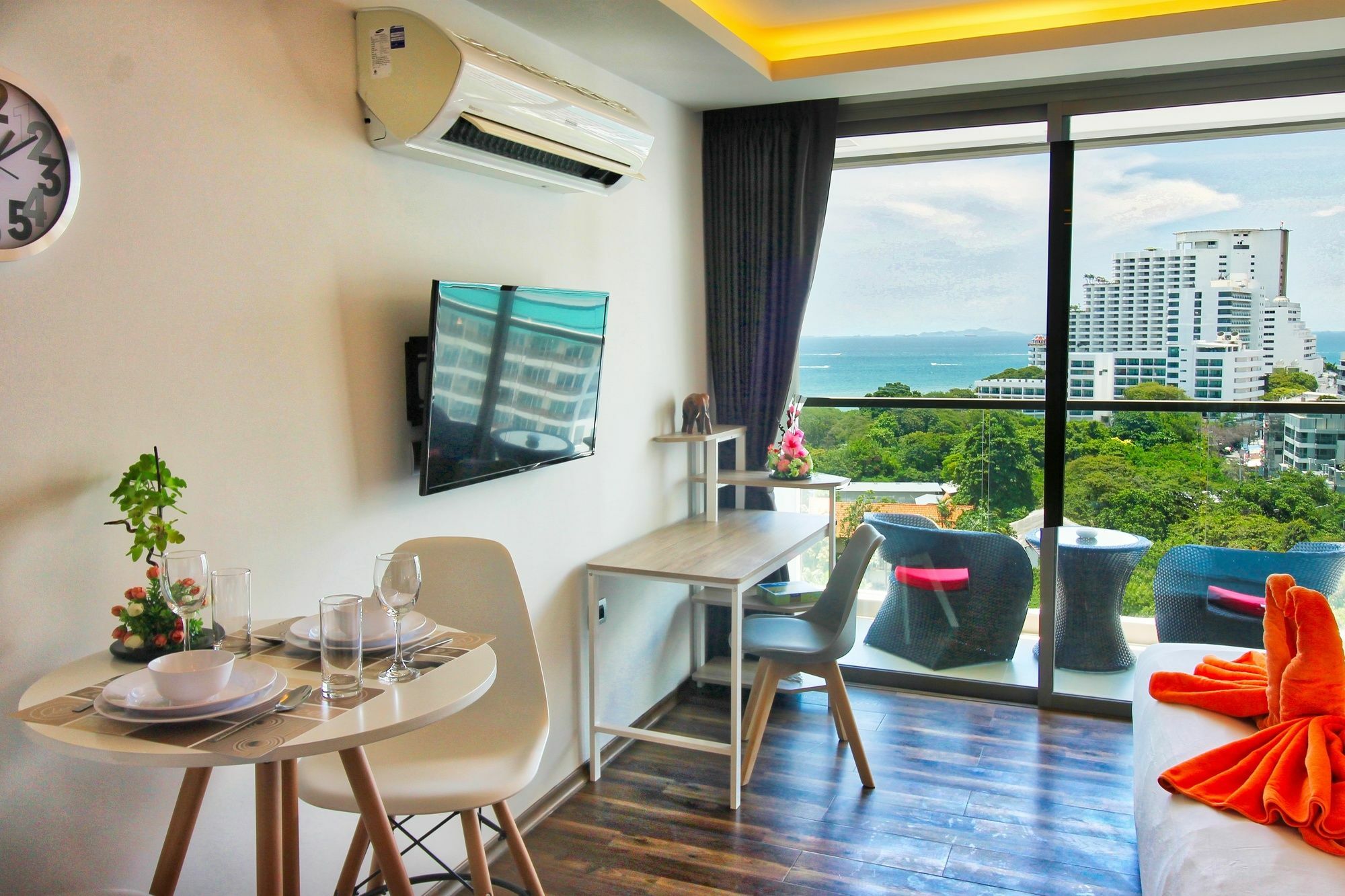 The Peak Towers Pattaya Apartment Ngoại thất bức ảnh