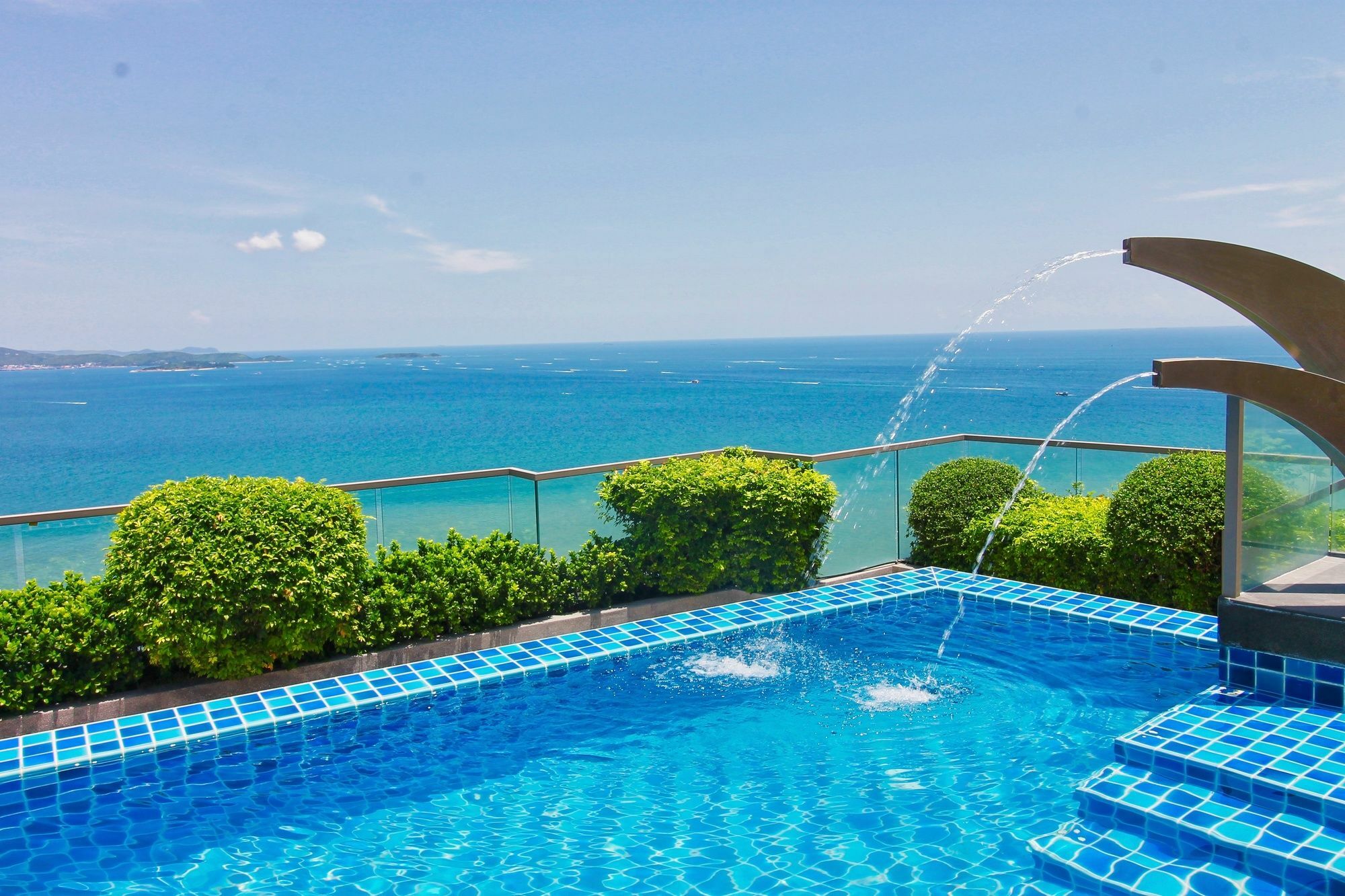 The Peak Towers Pattaya Apartment Ngoại thất bức ảnh